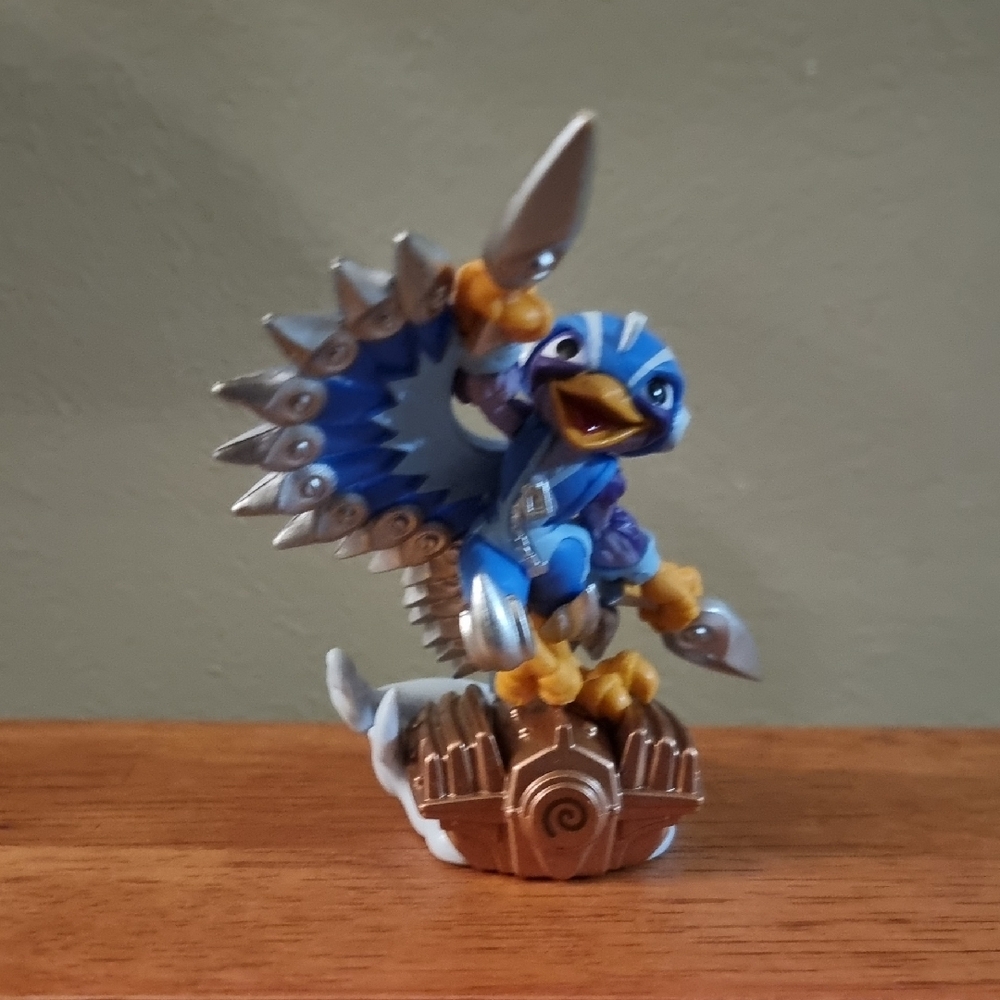 Skylanders SuperChargers Stormblade Character Figure ~ 2015